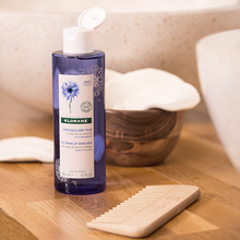 Load image into Gallery viewer, Eye make-up remover with organically farmed cornflower 6.7 oz