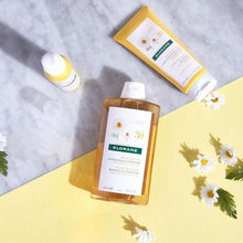 Load image into Gallery viewer, Sun lightening spray with chamomile & honey 4.2 oz