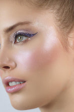 Load image into Gallery viewer, Heaven's Hue Highlighter Bronze