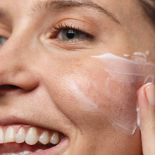 Load image into Gallery viewer, Intensive Moisture Cleanser 10.0 OZ