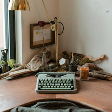 Load image into Gallery viewer, 6.8 oz Aromatic Candle St Germain Lavender