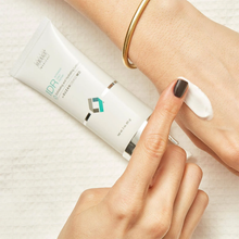 Load image into Gallery viewer, Intensive Daily Repair Exfoliating and Hydrating Lotion 2oz (60g)