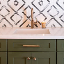 Load image into Gallery viewer, 6.8 oz Aromatic Candle Pink Mimosa