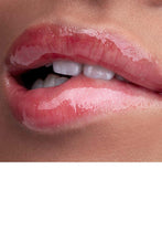 Load image into Gallery viewer, Plumping Lip Glaze Amor