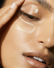 Load image into Gallery viewer, Retinol Youth Renewal Eye Serum