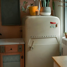 Load image into Gallery viewer, 4 oz Travel Tin St Germain Lavender