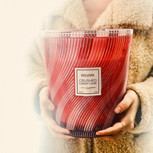 Load image into Gallery viewer, Crushed Candy Cane 5 Wick Hearth Candle
