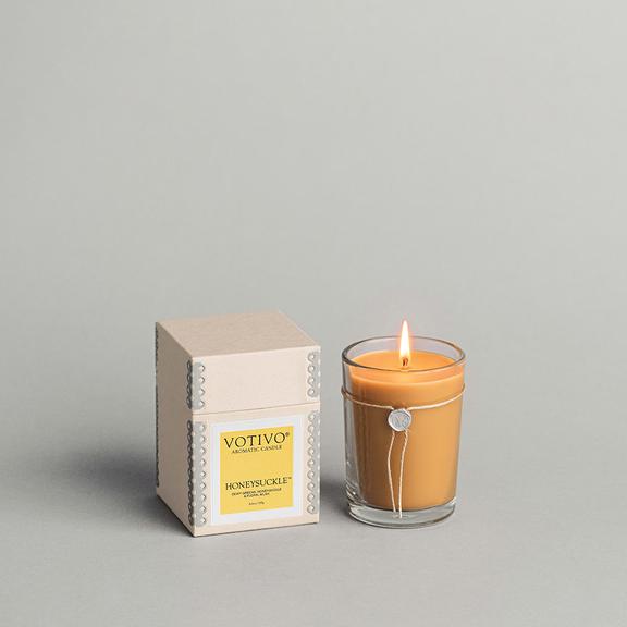 6.8 oz Aromatic Candle Honeysuckle