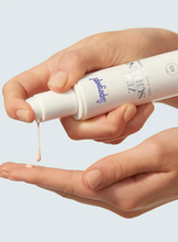 Load image into Gallery viewer, Zincscreen 100% Mineral Lotion SPF 40, 1.7 fl. oz.
