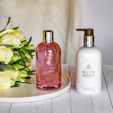 Load image into Gallery viewer, Delicious Rhubarb &amp; Rose Bath &amp; Shower Gel
