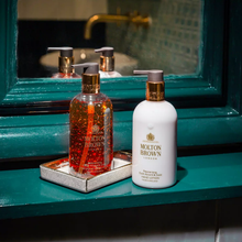 Load image into Gallery viewer, Mesmerising Oudh Accord &amp; Gold Hand Lotion
