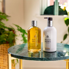 Load image into Gallery viewer, Flora Luminare Bath &amp; Shower Gel
