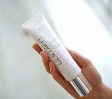 Load image into Gallery viewer, Silk Radiance 3-in-1 Cleansing Oil  3 oz
